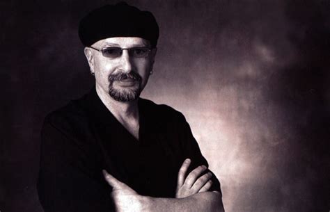 Steven bruce smith (born august 21, 1954) is an american drummer best known as a member of the rock band journey, rejoining the group for the third time in 2015. Steve Smith - DRUMMERWORLD