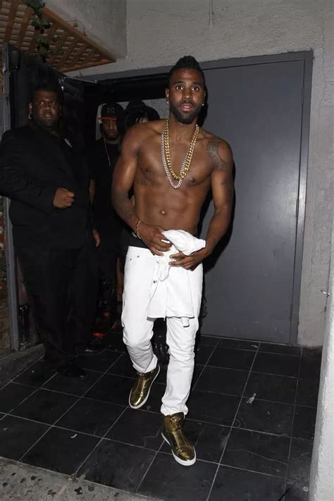 jason derulo displays his chiselled physique as he parades around shirtless on stage mirror online