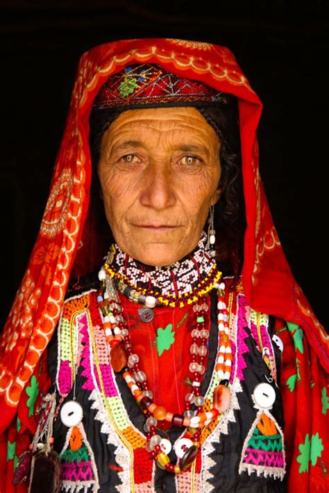 Photographer Travels The Globe To Capture The World In Faces Beauty