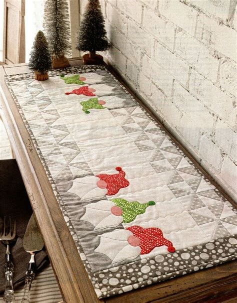 Christmas Table Runner Pattern Quilted Table Runners Christmas