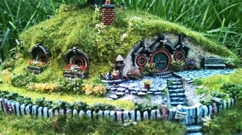 Hobbit House Fairy Garden Round Door Wattle Fence Stones Gate Grass Mound