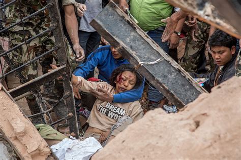 Nepal Earthquake Rescues Survivors Pulled Out Of Rubble In Kathmandu And Bhaktapur [graphic