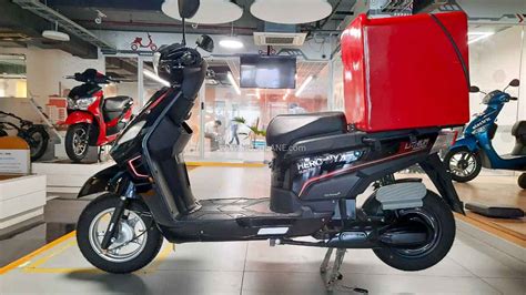 This hero dash electric scooter at a starting price of rs.62,000. Hero Electric scooter with 210 kms range launched at Rs 64k