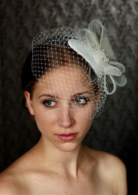 17 Birdcage Veils Thatll Make You Wanna Say I Do Wedding Headdress