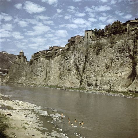 Capa in Color | International Center of Photography