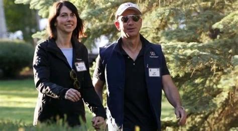 His wedding ring was notably absent following the. Jeff Bezos:Jeff Bezos And His Wife Are Getting A Divorce ...