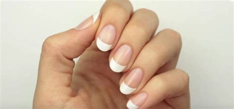 How To Paint A Perfect French Manicure Every Time Tiphero