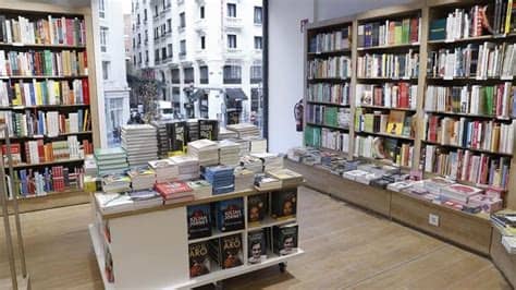 Since it was founded in 1923, la casa del libro has made an effort to promote the publishing world, carrying the widest range of references in all of spain, where they have true temples entirely devoted to the art of reading. Casa del Libro reabre su histórica sede de Gran Vía con un ...