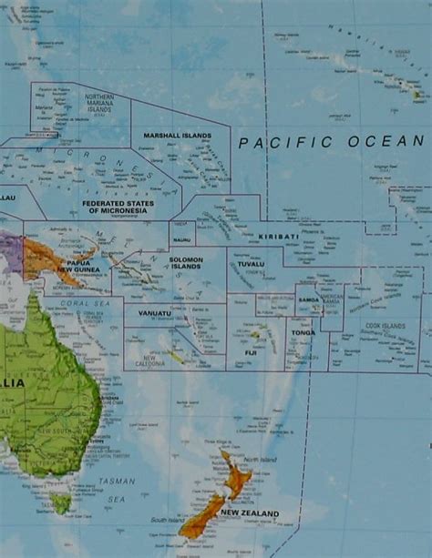 Craenen Maps Int World 30m Pol Pacific Centered