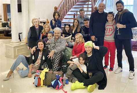 После откровений о домогательствах константина меладзе вокалистка впервые за долгое время вышла в свет: Ани Лорак и Мурат Налчаджиоглу - Ани Лорак заметили в ...