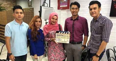 Drama ini berjaya mencuit emosi penonton yang menonton sehinggakan mereka drama lakonan shukri yahaya ini sekali lagi mencipta fenomena dalam kalangan peminat. Drama Titian Takdir Episod 9 - Hiburan