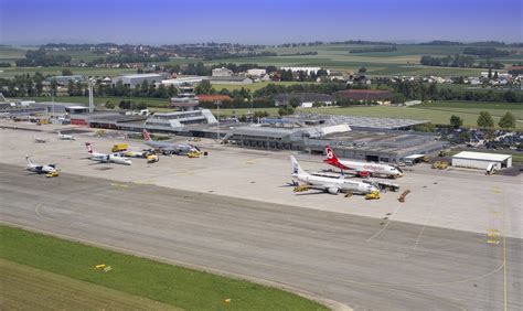 Europe S Small Airports Face Challenges The New York Times