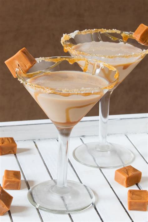 This Luscious Salted Caramel Martini Is Basically A Boozy Dessert Boozy Desserts Cocktail