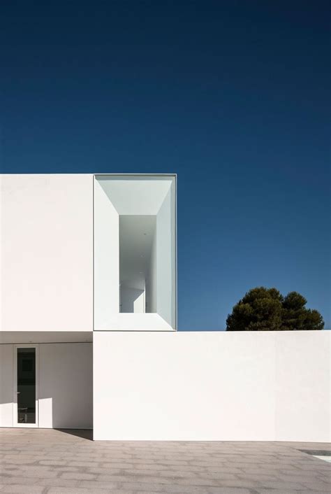 Fascinating Modern Minimalist Architecture Design 36 - Rockindeco