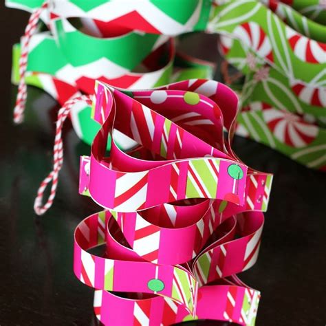 Diy Ornaments Using Wrapping Paper Scraps Recycled Christmas Tree