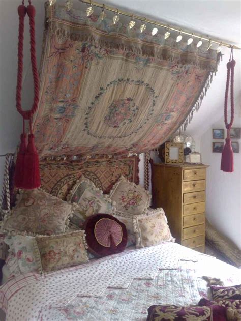 It doesn't matter if you're 7 or 70 years old, the sight of all that soft and billowy fabric makes something deep. Tapestry canopy in guest room | my funky home | Pinterest ...