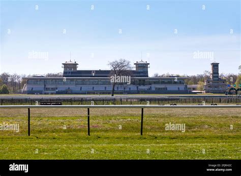 Chantilly Horse Racing Hi Res Stock Photography And Images Alamy