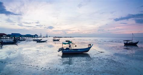 Weak Volumes: Ripple Tanks 15% As Crypto Market Deletes ...