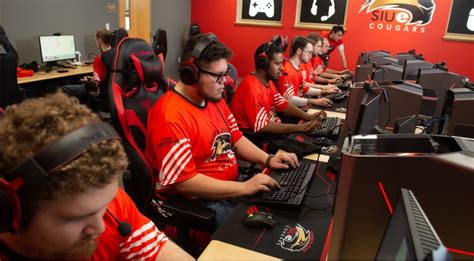 Students Enjoy New Gaming Hub With Esports Arena Opening Illinois