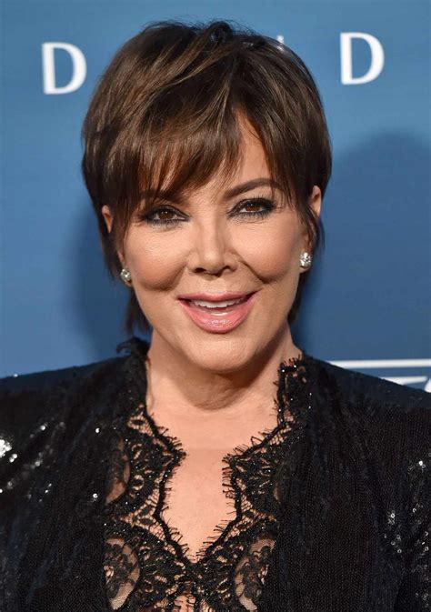 Kris Jenner S Bob With Bangs Kris Jenner S Haircut Instyle