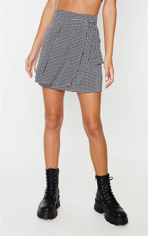 Houndstooth Check Woven Basic Mini Skirt Prettylittlething Usa
