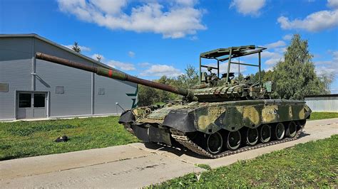 T Alyosha Old Russian Tank Stopped A Ukrainian Column Time News