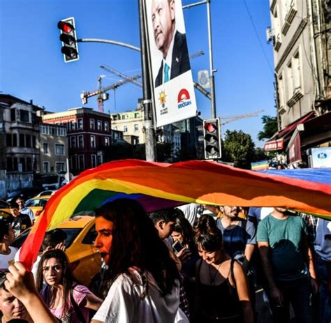 Demonstrationen Gay Pride Parade in Istanbul trotz Verbots der Behörden WELT