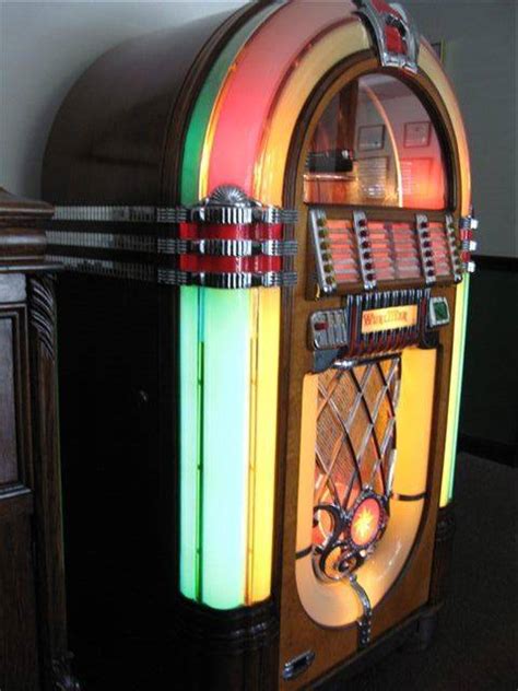 Wurlitzer 1015 Bubbler Jukebox Fully Restored Fully Operational With