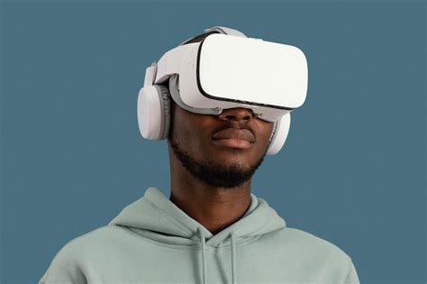 Retrato De Hombre Con Casco De Realidad Virtual Foto Gratis