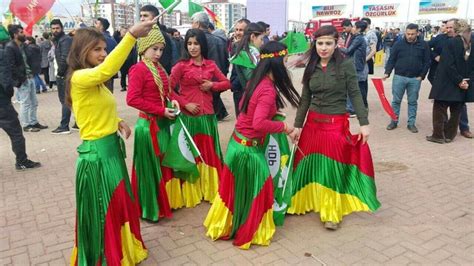 Angela Smith Adlı Kullanıcının Proud Kurds Of Kurdistan Panosundaki Pin