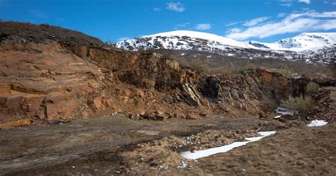 Dálvesvaggi) er et tettsted og administrasjonssenteret i kåfjord kommune i troms. Steinbrudd, Kåfjord | Det gamle steinbruddet ligger midt i ...