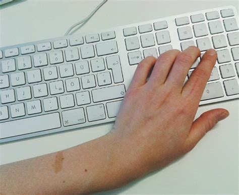 40 Problems That All Left Handed People Will Understand Small Joys