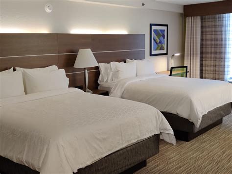Holiday Inn Express And Suites Dallas Ft Worth Airport South Guest Room
