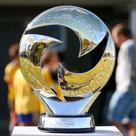 Makers Of The Ofc Champions League Trophy Thomas Lyte