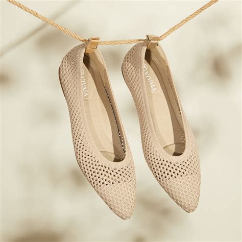 Aria 5° Comfortabble Pointed Toe Ballet Flats In Almond Mesh Vivaia