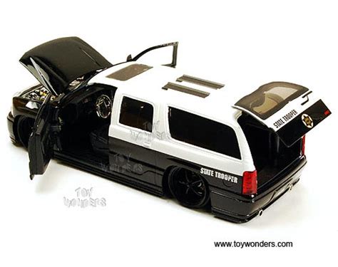 2002 Gmc Yukon Denali State Trooper Police Car 96368 124 Scale Jada