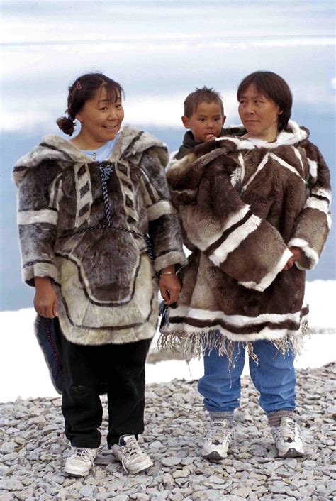 Canada Inuit People Inuit Clothing Traditional Outfits