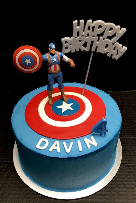 Captain America Birthday Cake With Fondant Shield Captain America Birthday Cake Captain America