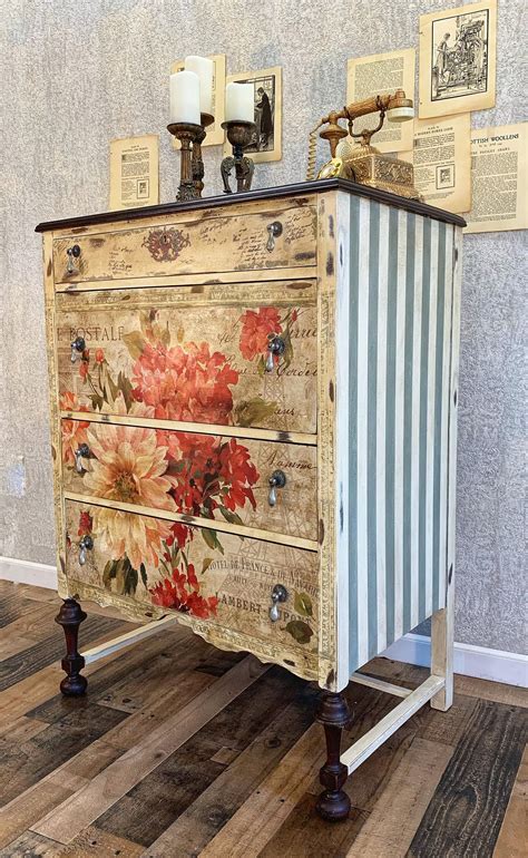 Sold Hand Painted Antique Floral Dresser Etsy Muebles Antiguos De