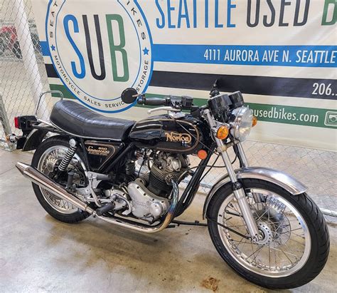 Andover on a cold, damp thursday morning: 1975 Norton Commando 850 MK III | Seattle Used Bikes