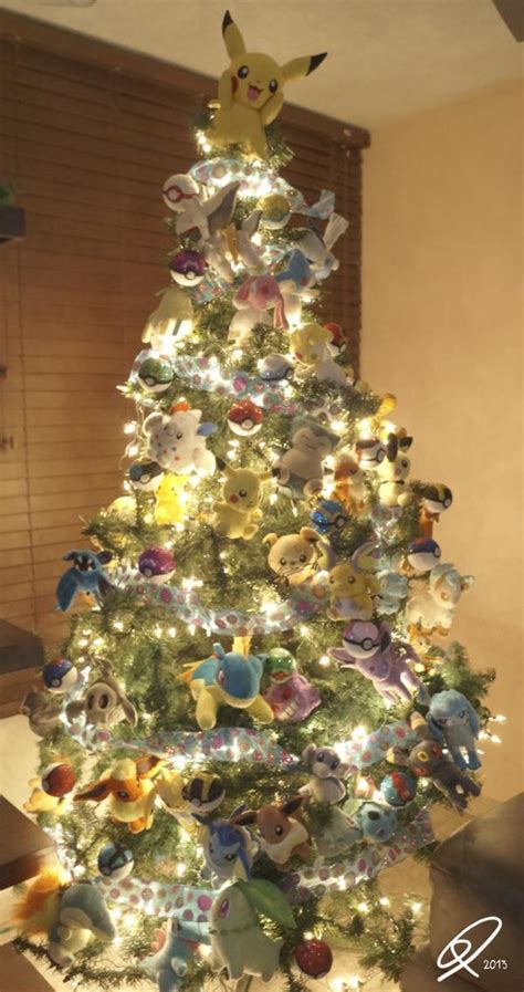 Keep a running tally of white lights versus colored lights and see what number you have at the end. Christmas Trees That Will Totally Geek You Out • Geek Insider