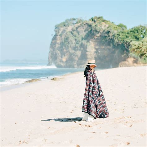 Karena, apa adanya dan tidak penuh pencitraan, tulis hotman paris di instagram miliknya, rabu (28/4). 22 Pantai Di Malang Yang Keren, Tersembunyi Dan Mengesankan