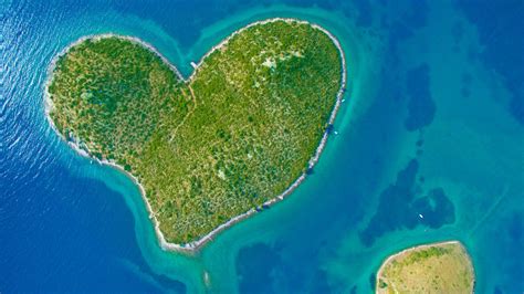 Valentines Special 16 Spectacular Heart Shaped Islands And Lakes On
