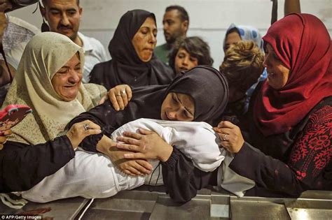 Gaza Protests Mother Cradles Baby Killed By Israeli Soldiers Daily