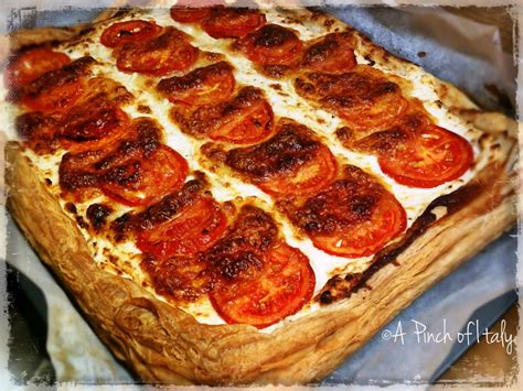 Segui laura nella video ricetta. sfoglia pomodori e mozzarella - A Pinch of Italy