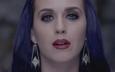 I Am Fabulicious Katy Perrys Wide Awake Video Looks Katy Perry