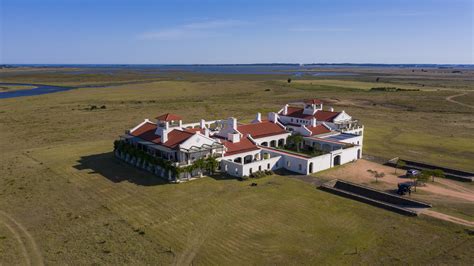Time to go to the ranch! - UYVINES | Estancia, House styles, Places to