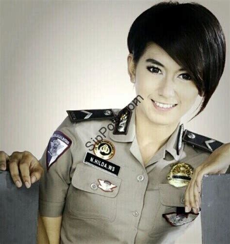 Model rambut ini merupakan potongan rambut pixie bob yang cocok digunakan berbagai bentuk wajah. Kumpulan Inspirasi Model Rambut Bob Polwan Cantik Populer ...