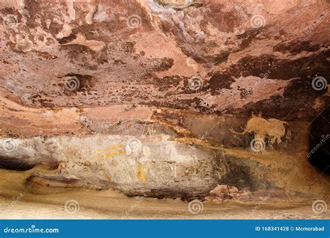 Prehistorical Cave Art At Bhimbetka Stock Photo Image Of Nature Race