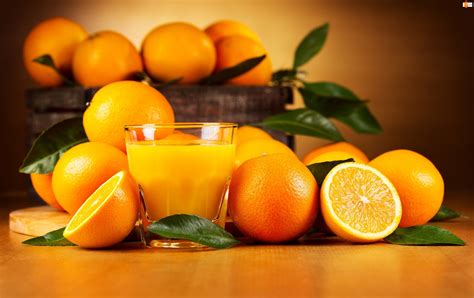 Sok W Szklance Wśród Owoców Pomarańczy